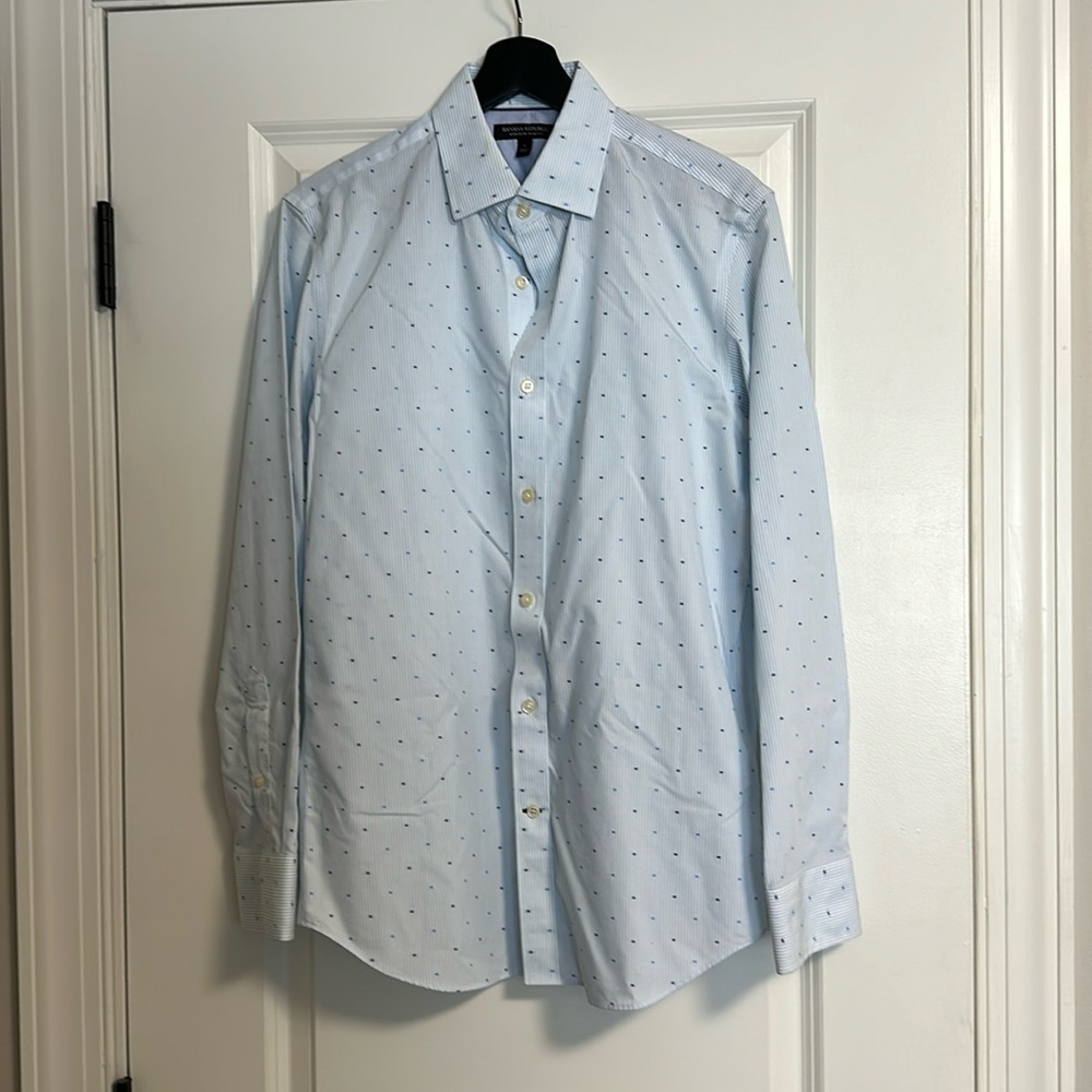 Men’s Slim Fit Non-Iron Dress Shirt.